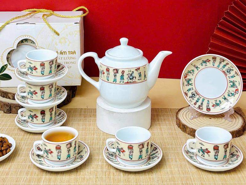 Bộ ấm chén cao cấp Bát Tràng vẽ VInh Quy Bái Tổ