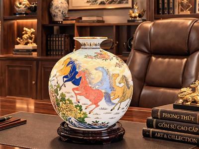 Bình hút lộc Bát Tràng vẽ mã đáo thành công