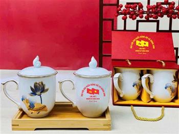 Bộ cốc làm quà tặng đại hội đảng bộ xã Thiên Lộc - Hà Nội